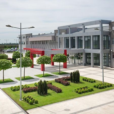 Hotel Srbija Lux Stara Pazova Luaran gambar