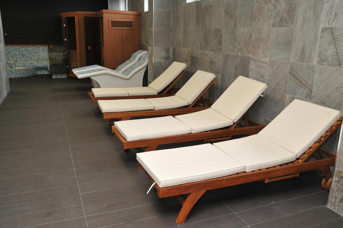 Hotel Srbija Lux Stara Pazova Luaran gambar